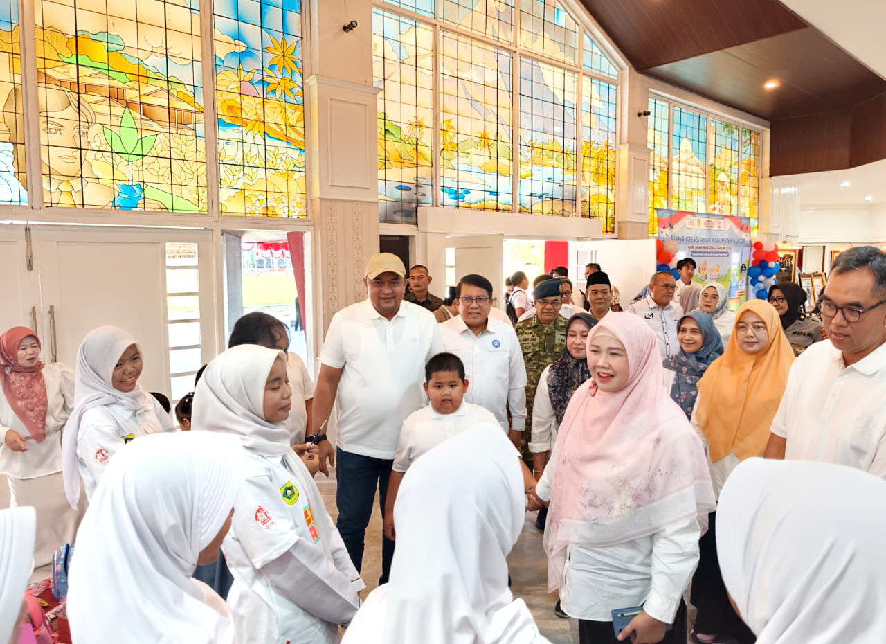 Menghadiri acara Hari Anak Nasional Tahun 2026, di Gedung Tegar Beriman Pemkab Bogor